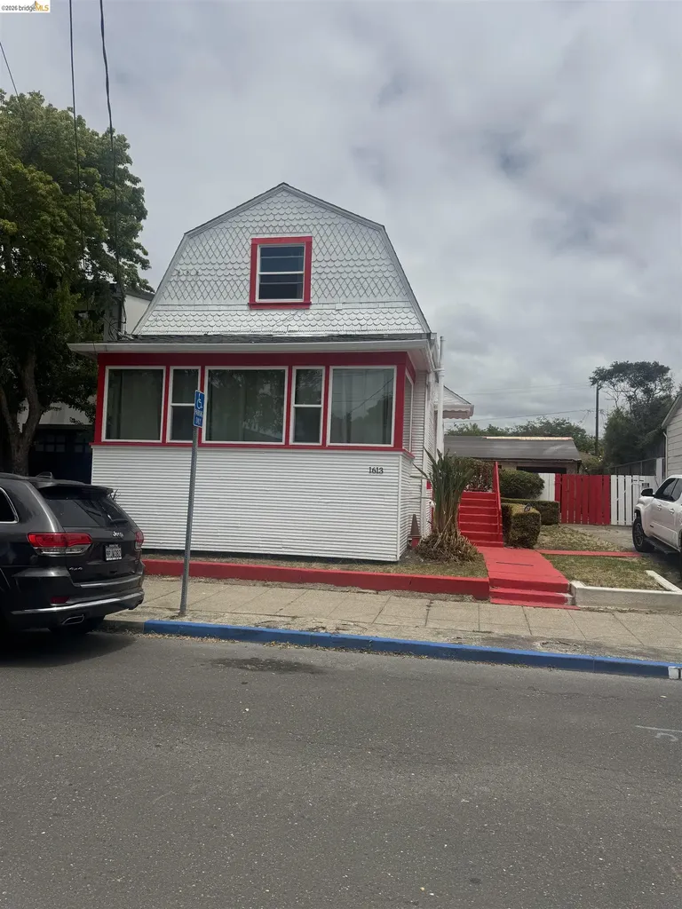 1613 Kains Berkeley CA 94702