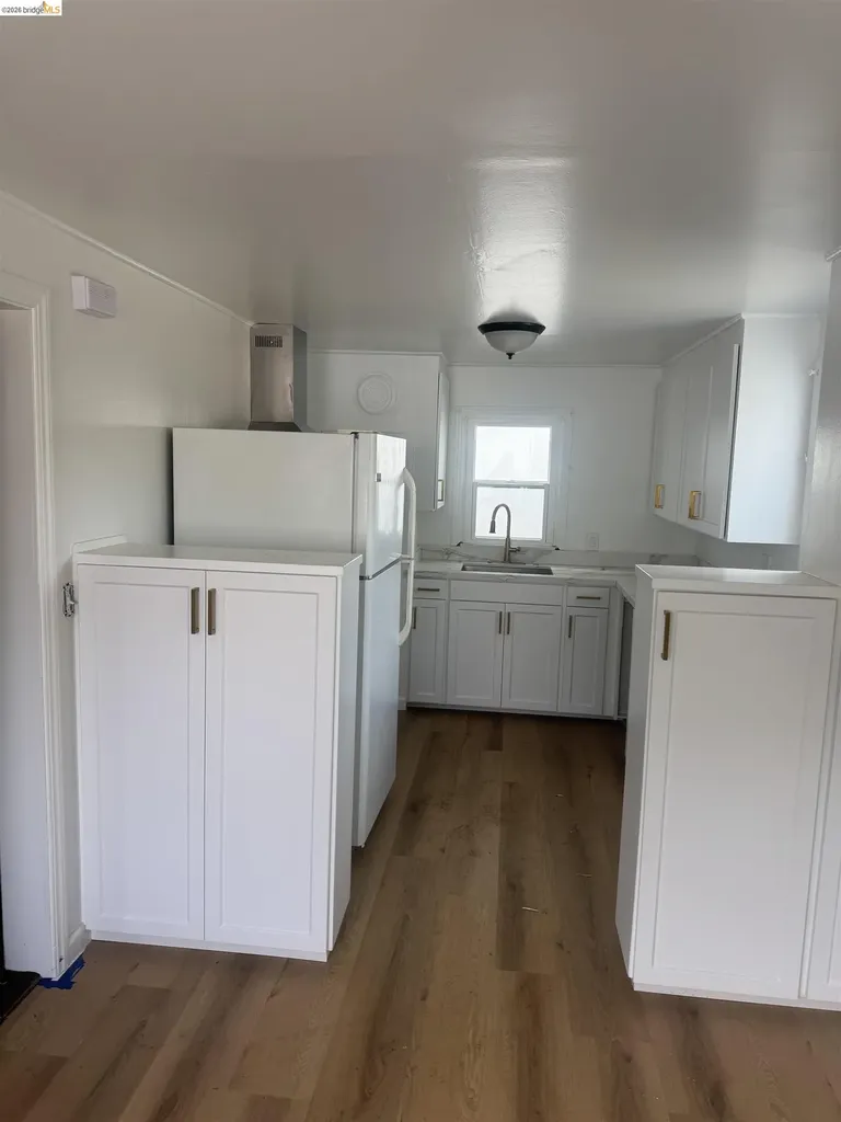1613 Kains Berkeley CA 94702