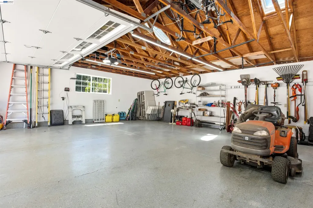 25477 Palomares Road Castro Valley CA 94552