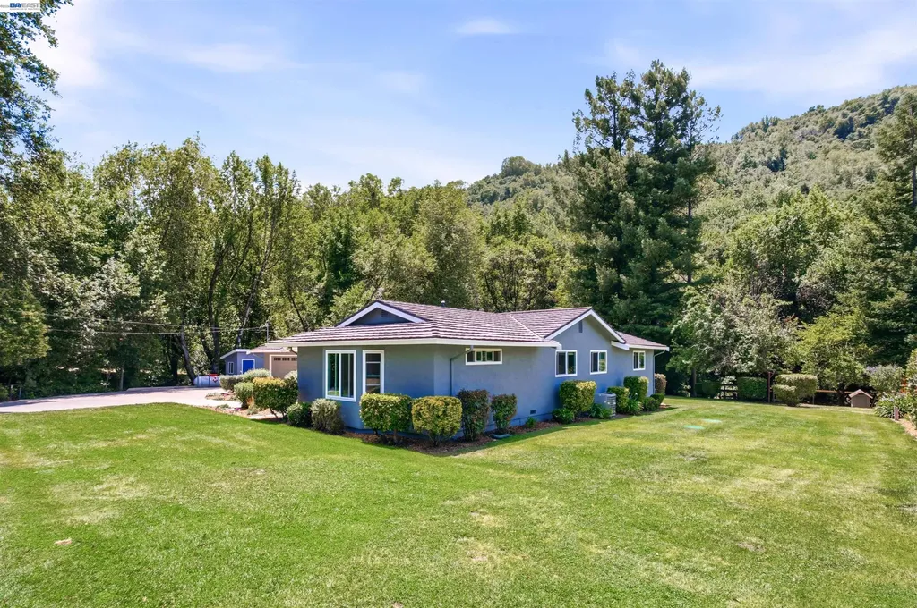 25477 Palomares Road Castro Valley CA 94552