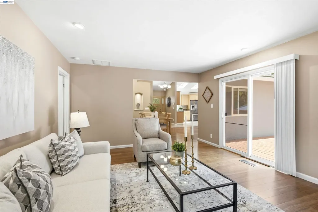 25477 Palomares Road Castro Valley CA 94552