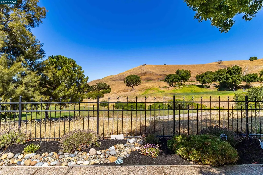 109 Crow Place Clayton CA 94517