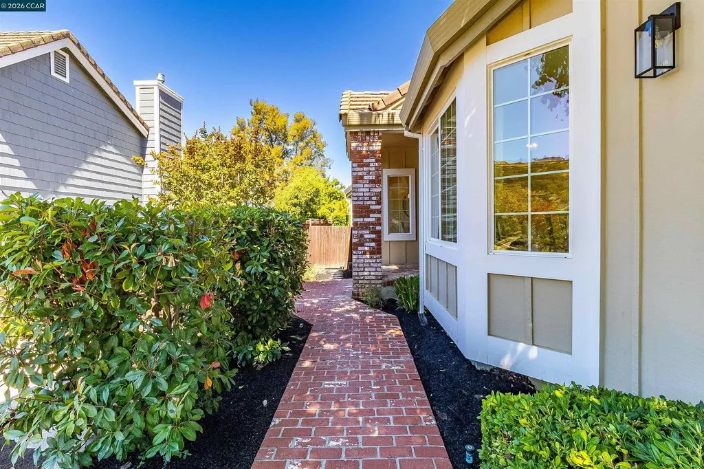 109 Crow Place Clayton CA 94517