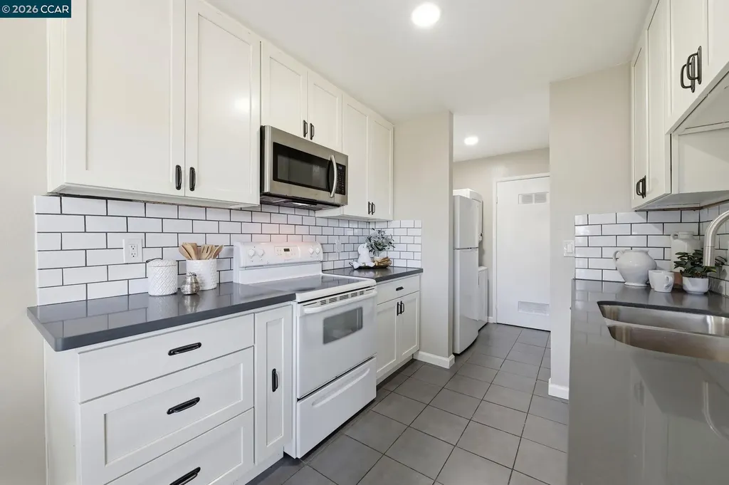 2332 D Street Hayward CA 94541