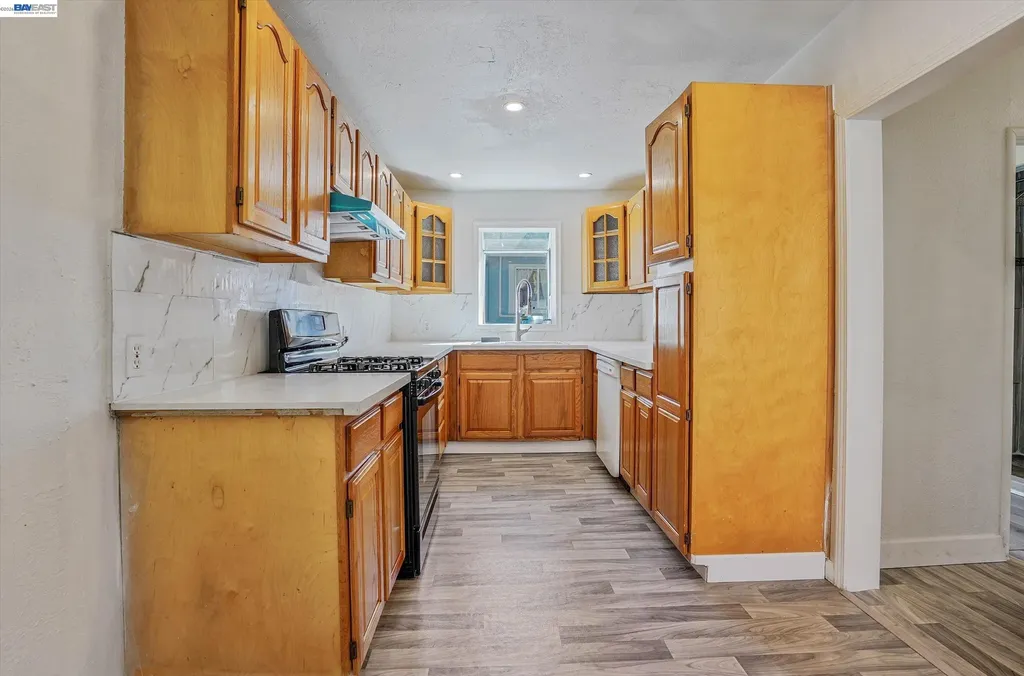 3932 Altamont Avenue Oakland CA 94605