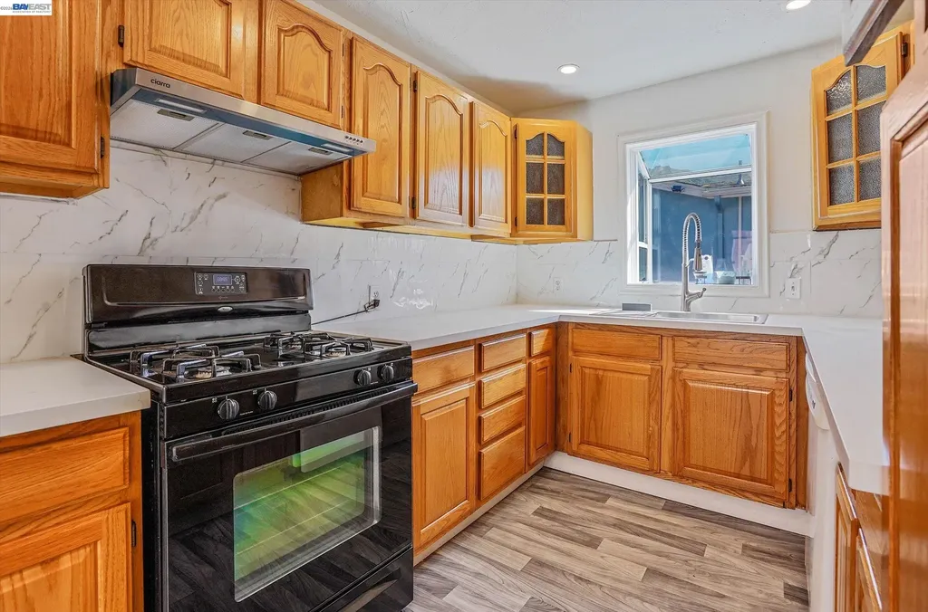 3932 Altamont Avenue Oakland CA 94605