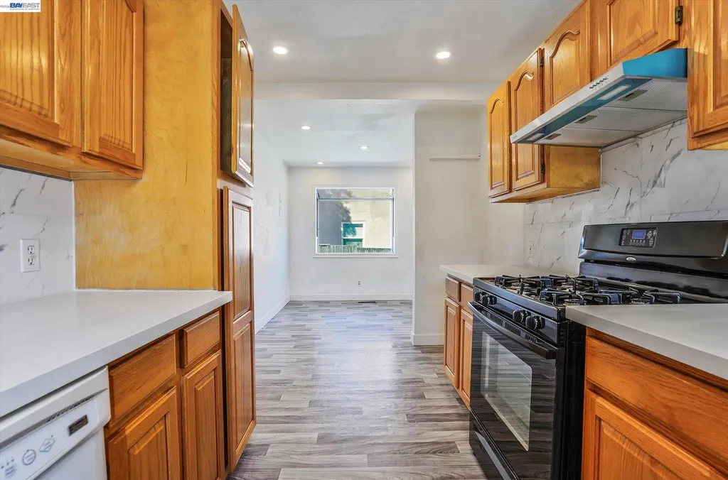 3932 Altamont Avenue Oakland CA 94605