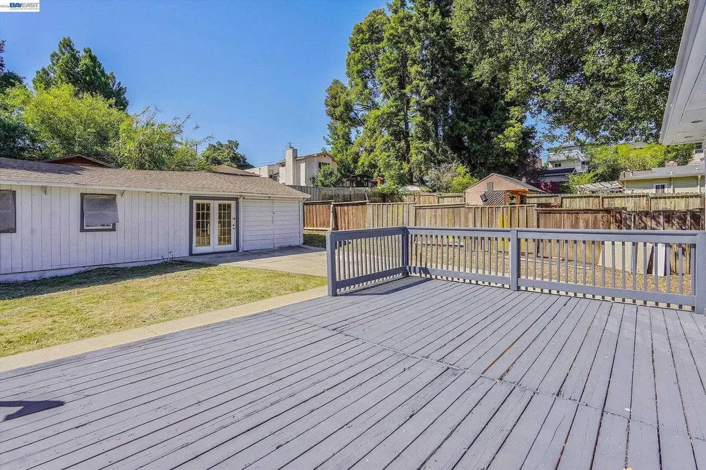 3932 Altamont Avenue Oakland CA 94605