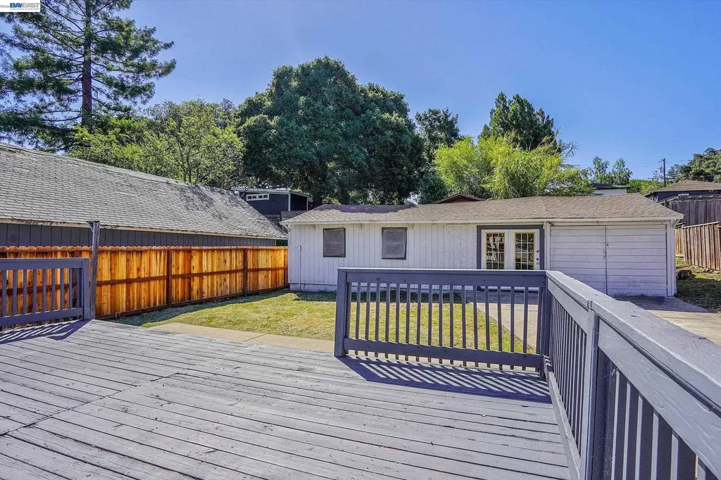 3932 Altamont Avenue Oakland CA 94605