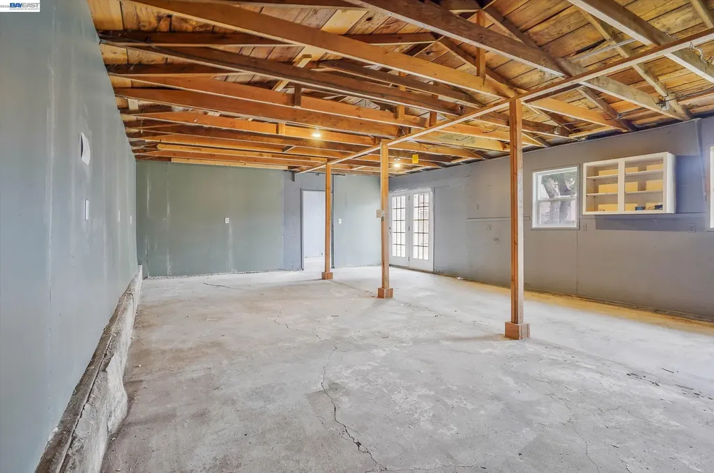 3932 Altamont Avenue Oakland CA 94605