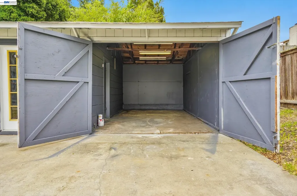 3932 Altamont Avenue Oakland CA 94605