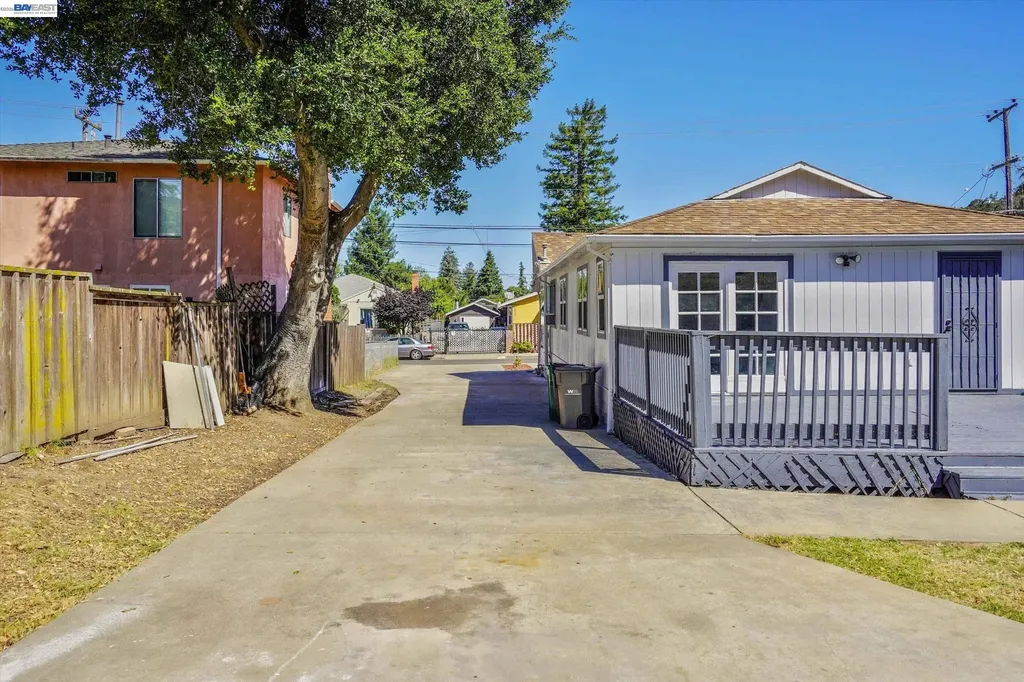 3932 Altamont Avenue Oakland CA 94605