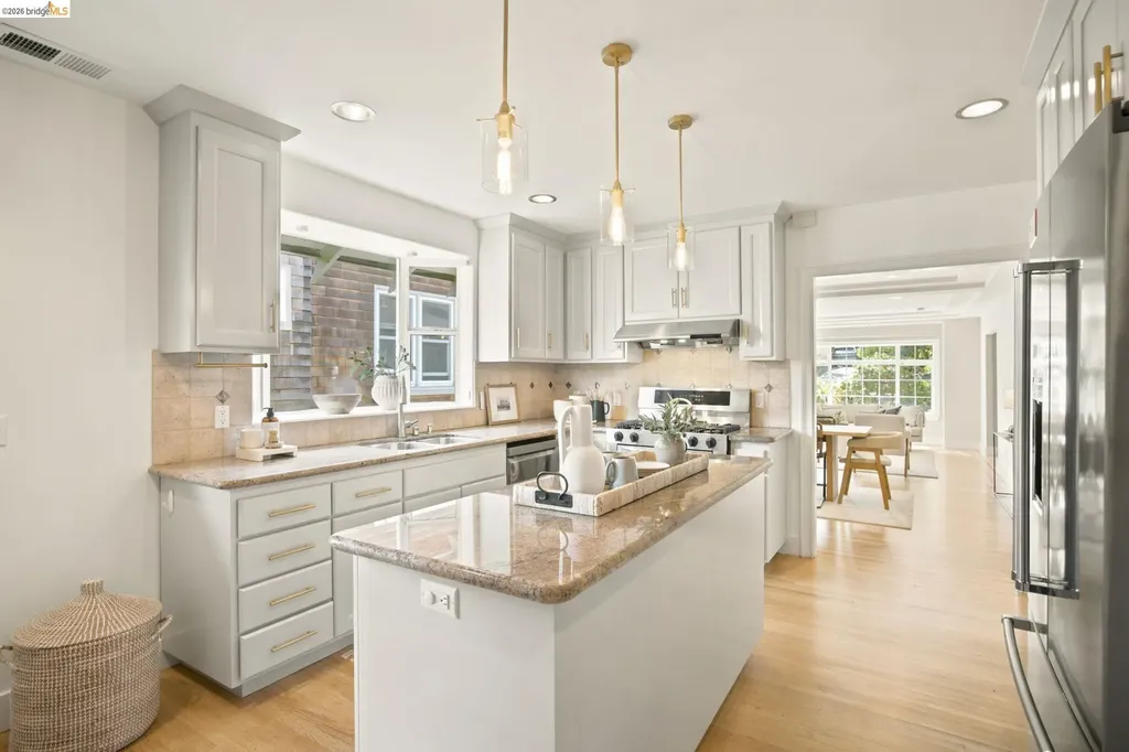 3920 Ardley Avenue Oakland CA 94602