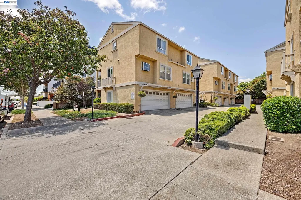 260 Estabrook Street San Leandro CA 94577