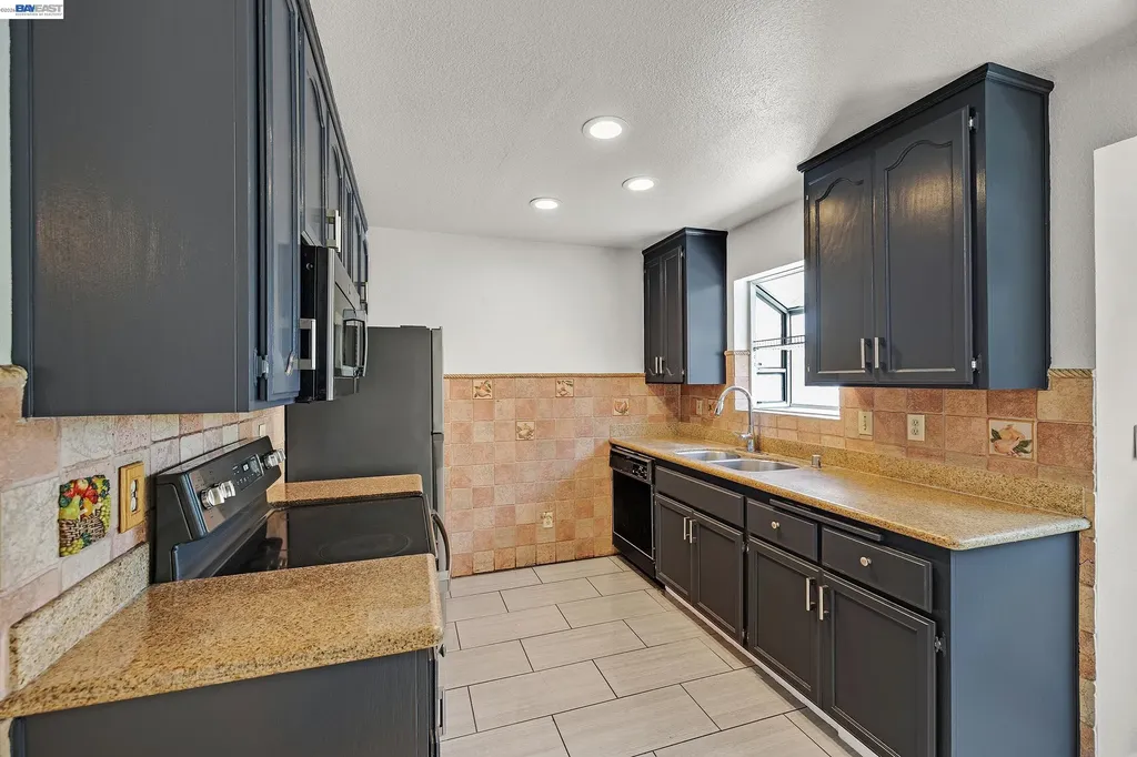 260 Estabrook Street San Leandro CA 94577