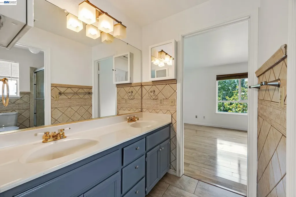 260 Estabrook Street San Leandro CA 94577