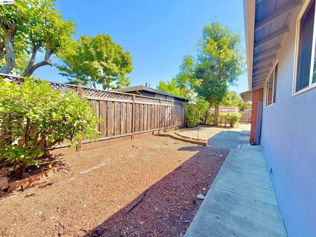 293 Fairway Street Hayward CA 94544