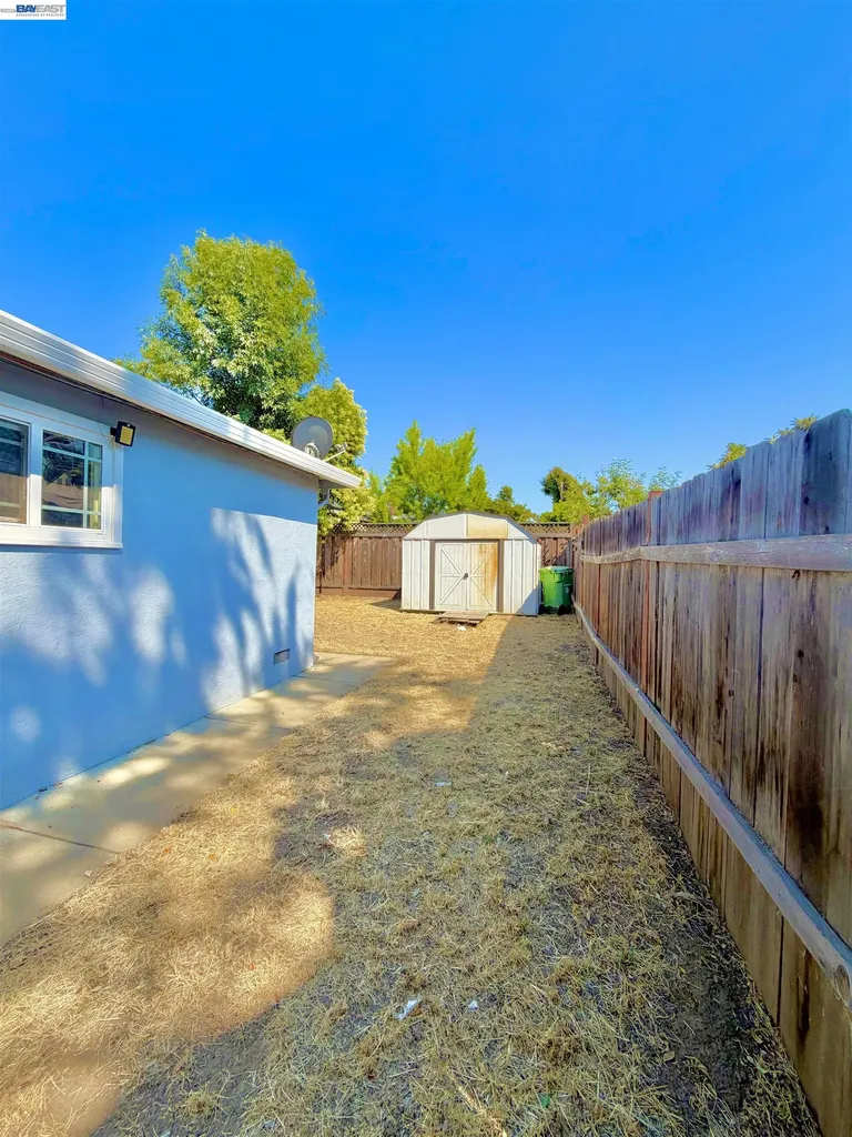 293 Fairway Street Hayward CA 94544