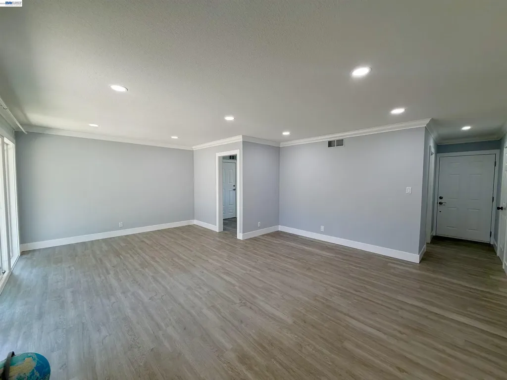 293 Fairway Street Hayward CA 94544
