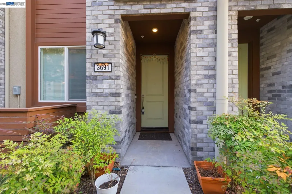 3691 Broadcast Common Fremont CA 94538
