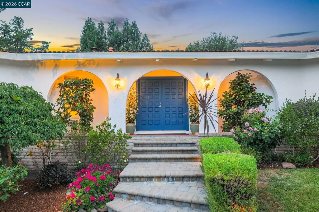 10 Darnby Court Orinda CA 94563