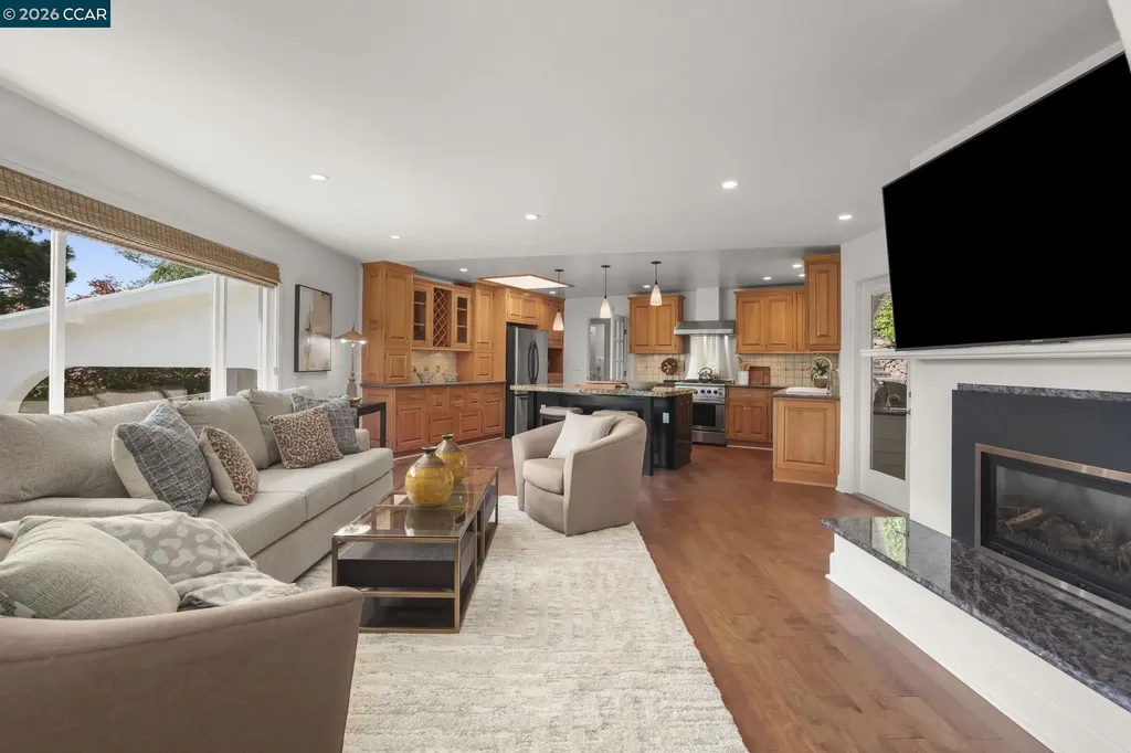 10 Darnby Court Orinda CA 94563
