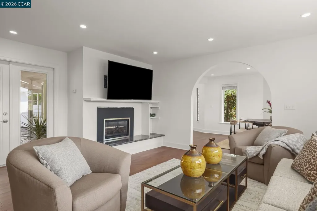 10 Darnby Court Orinda CA 94563