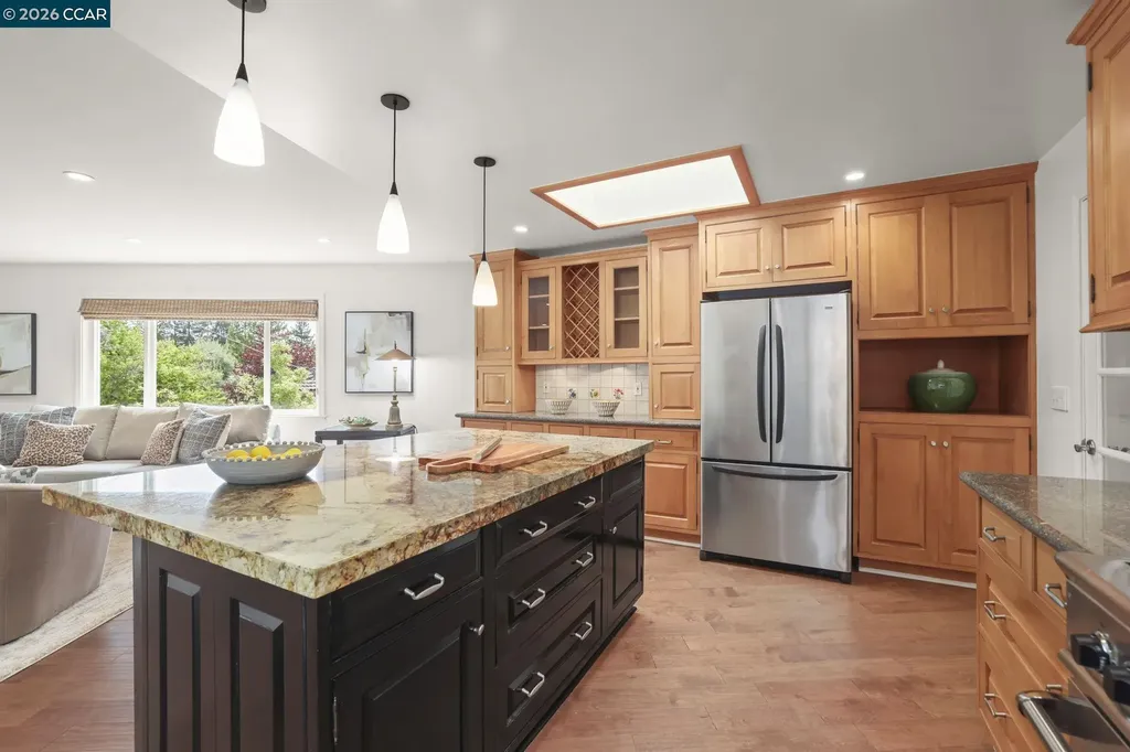 10 Darnby Court Orinda CA 94563