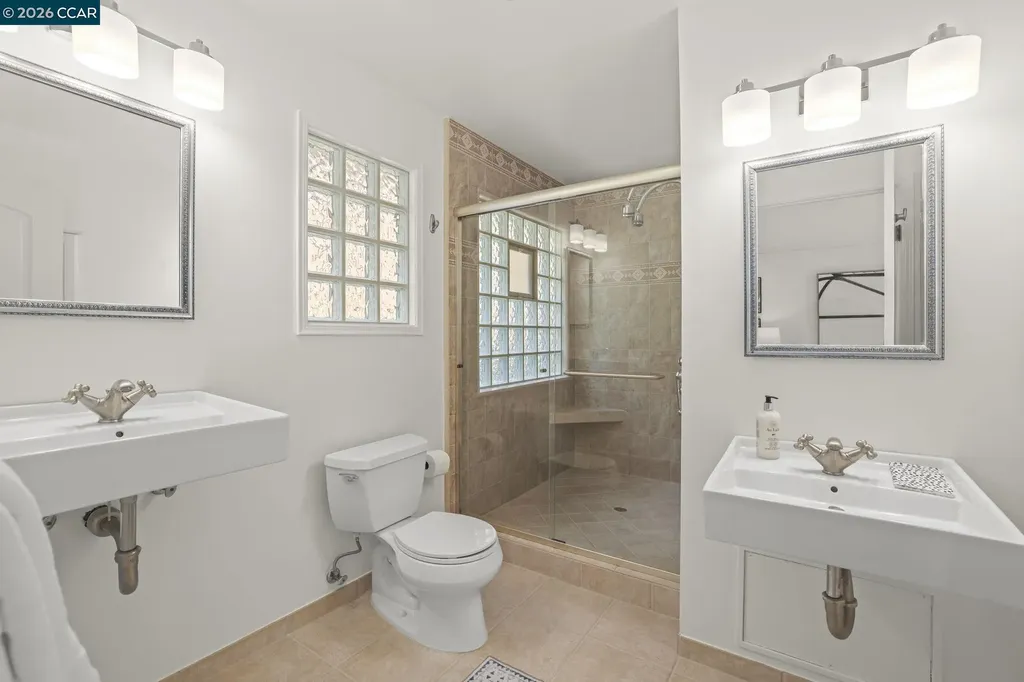 10 Darnby Court Orinda CA 94563