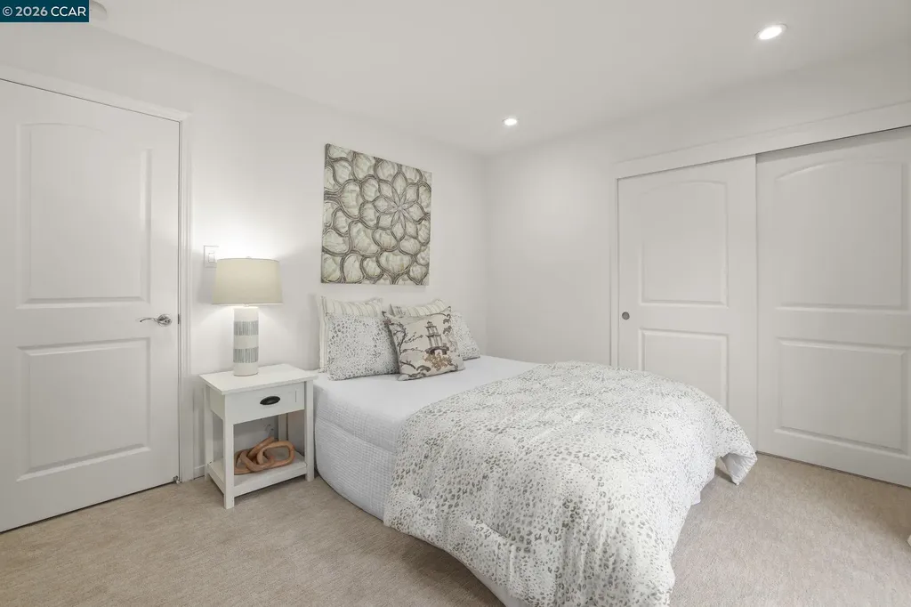 10 Darnby Court Orinda CA 94563