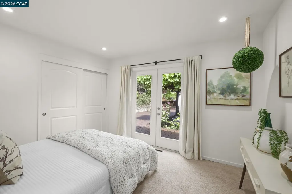 10 Darnby Court Orinda CA 94563