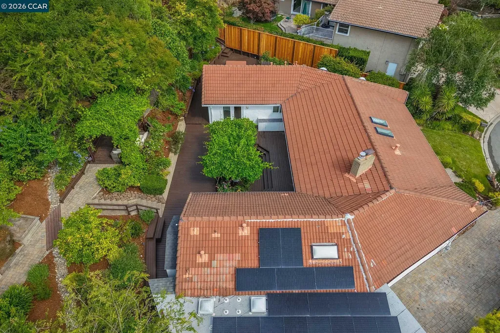 10 Darnby Court Orinda CA 94563