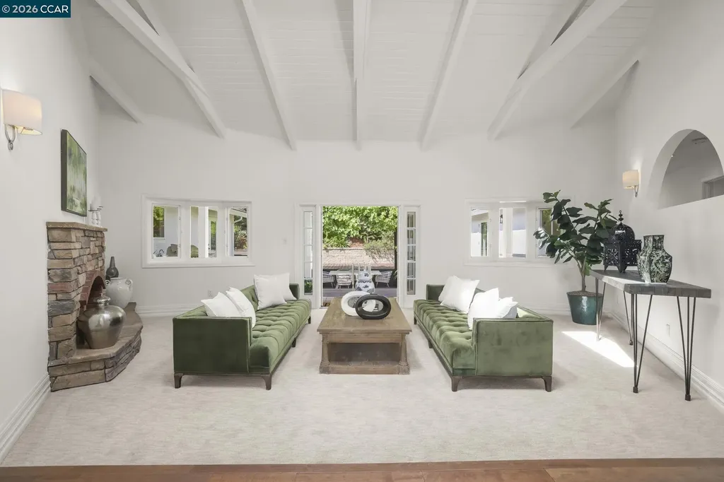 10 Darnby Court Orinda CA 94563