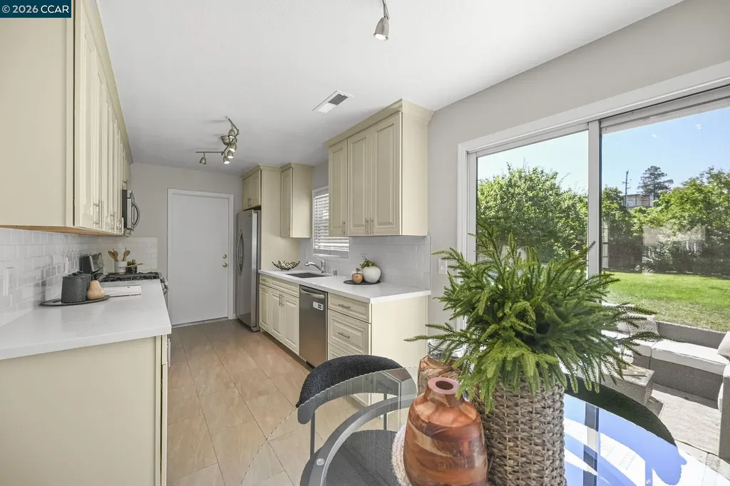 2530 Maple Avenue Concord CA 94520