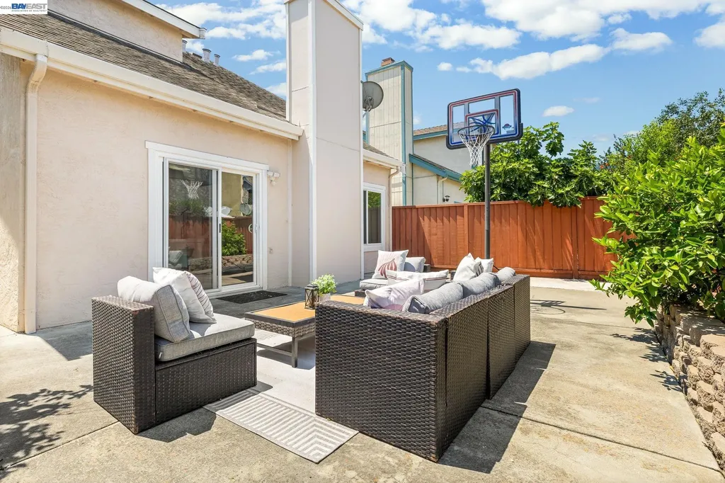 5439 Sunstar Commons Fremont CA 94555
