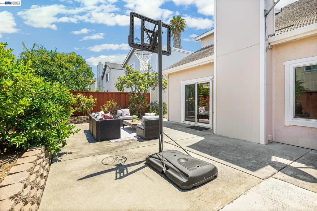 5439 Sunstar Commons Fremont CA 94555