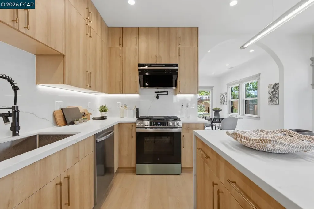 3948 Glen Park Road Oakland CA 94602
