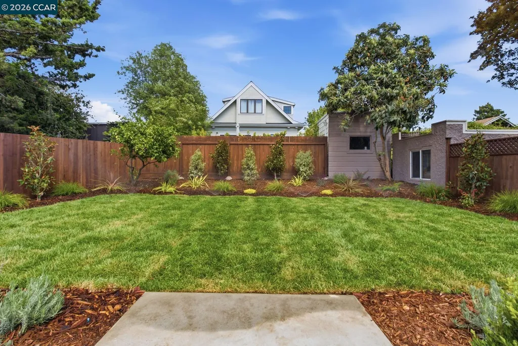 3948 Glen Park Road Oakland CA 94602