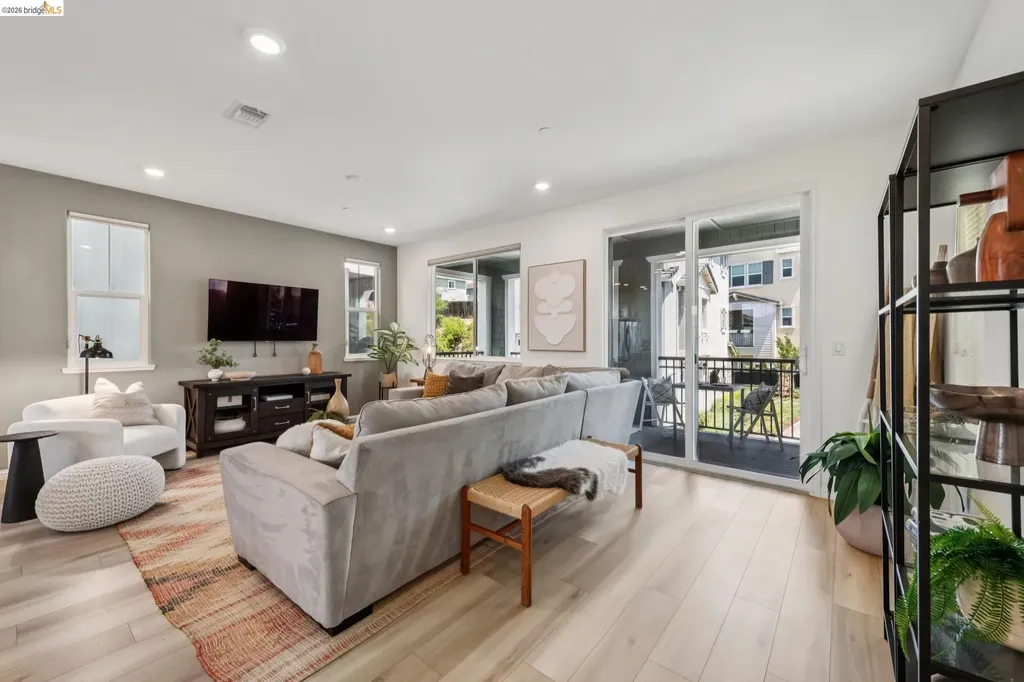 24157 Amaranth Loop Hayward CA 94541