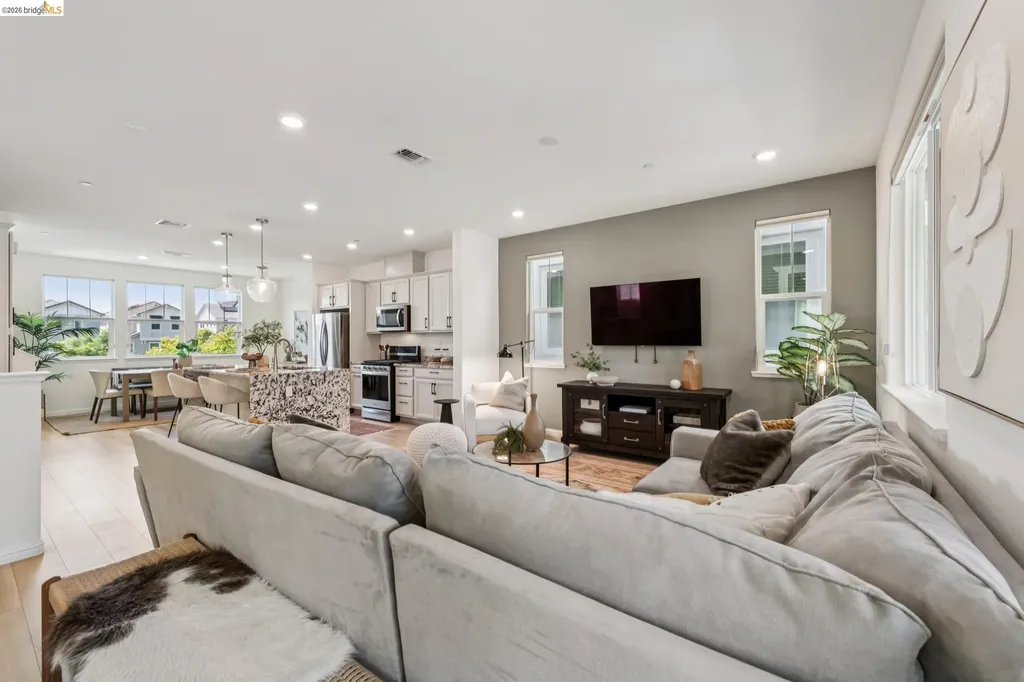 24157 Amaranth Loop Hayward CA 94541