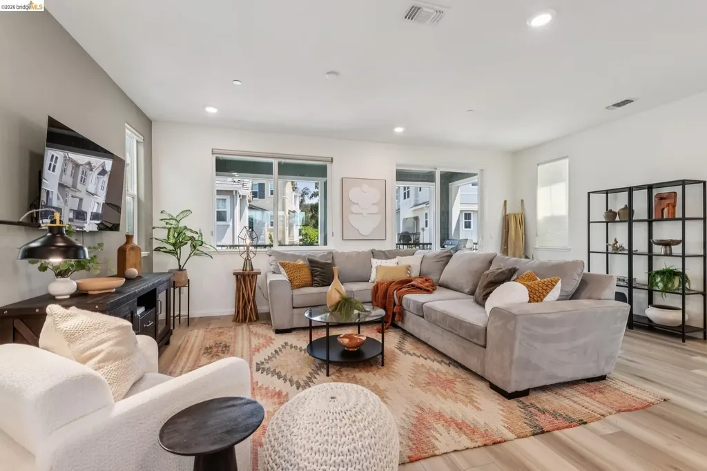 24157 Amaranth Loop Hayward CA 94541