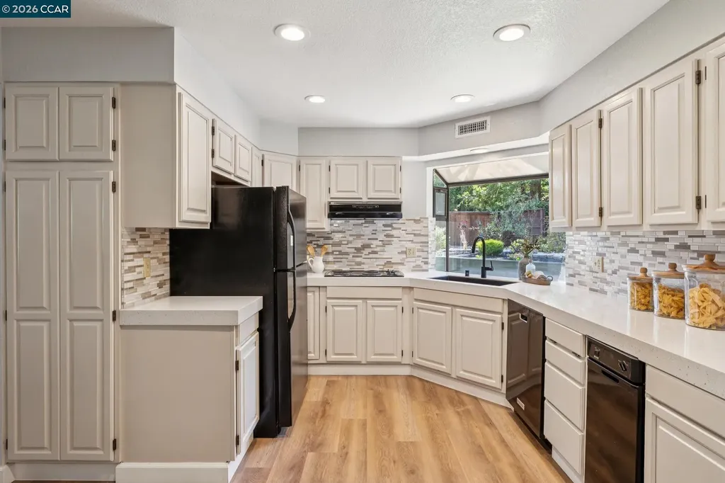 1 Heritage Oaks Road Pleasant Hill CA 94523
