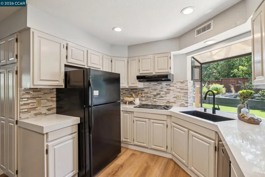 1 Heritage Oaks Road Pleasant Hill CA 94523