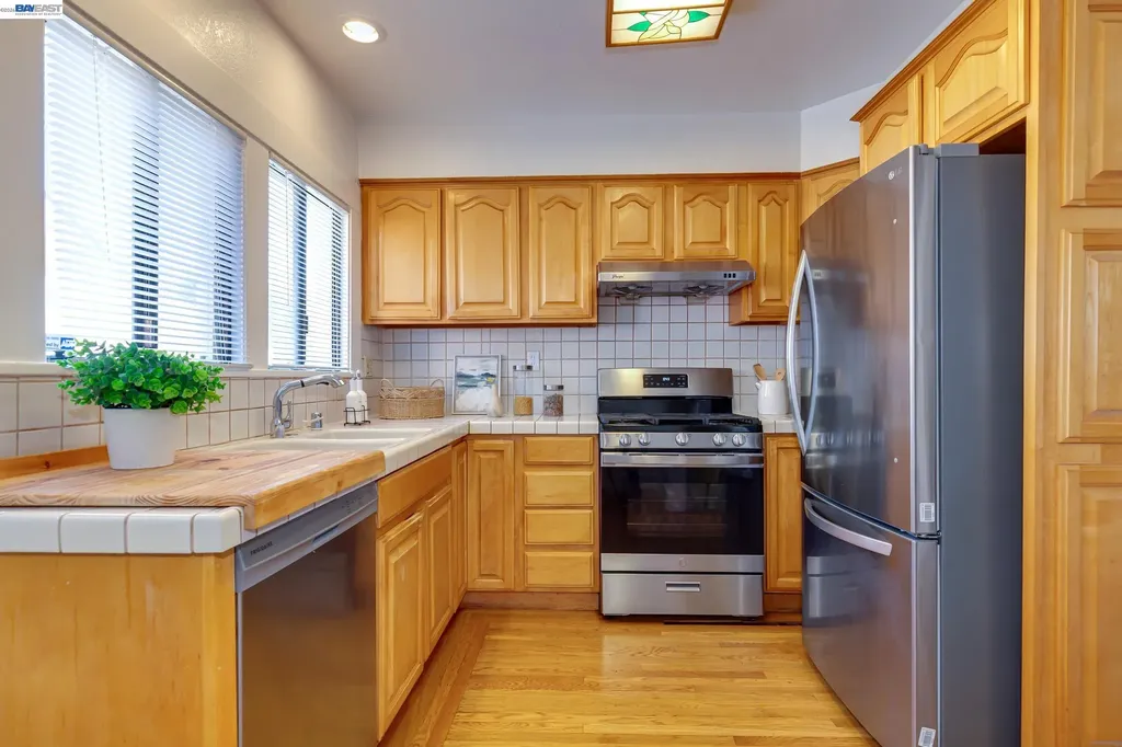 1017 Pearl Street Alameda CA 94501