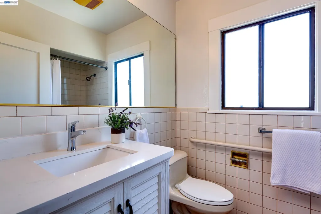 1017 Pearl Street Alameda CA 94501