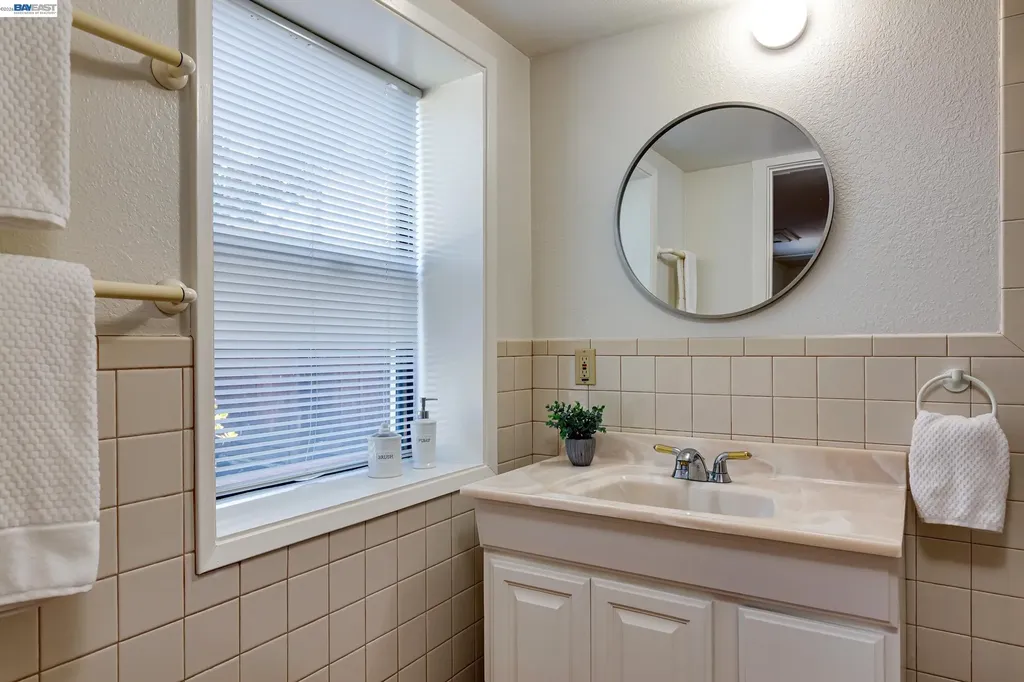 1017 Pearl Street Alameda CA 94501