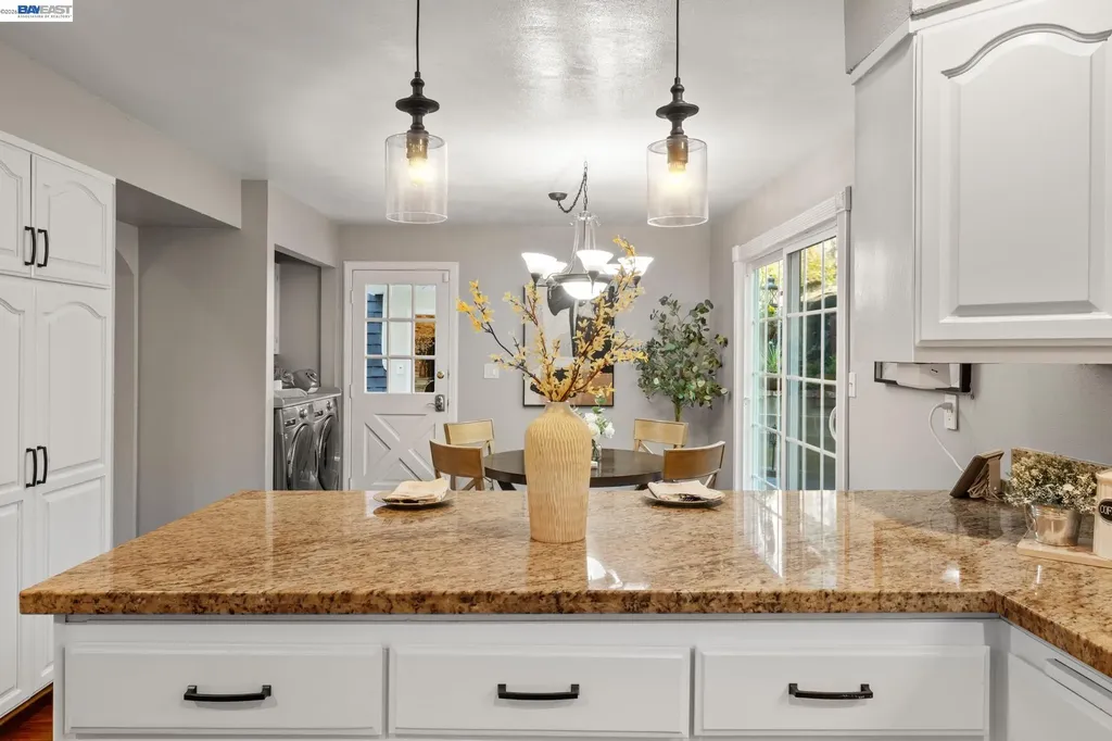 4571 Ewing Road Castro Valley CA 94546