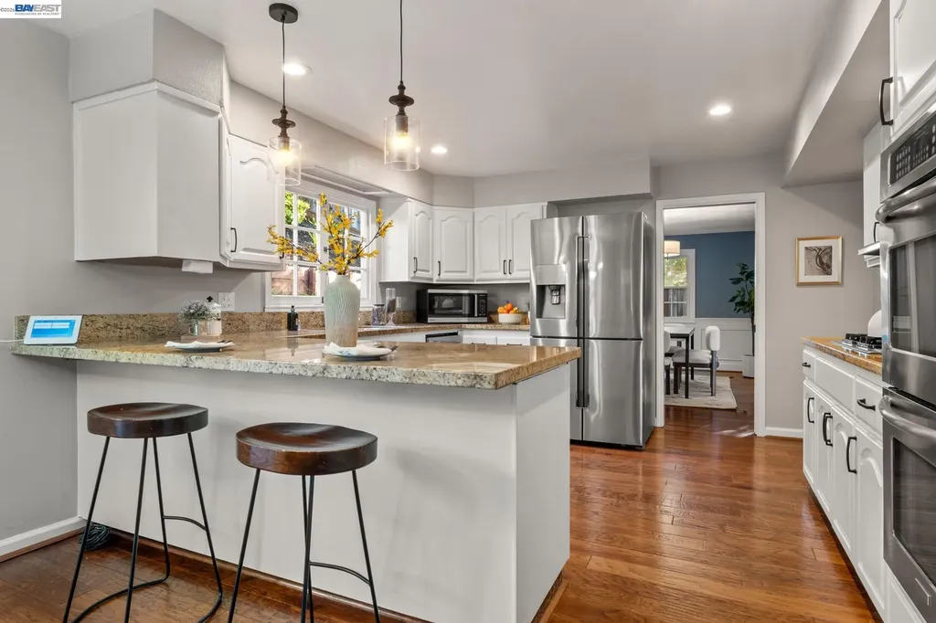 4571 Ewing Road Castro Valley CA 94546