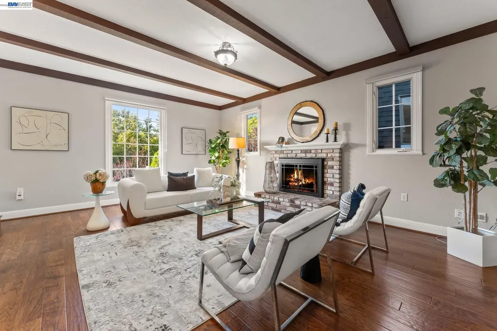4571 Ewing Road Castro Valley CA 94546