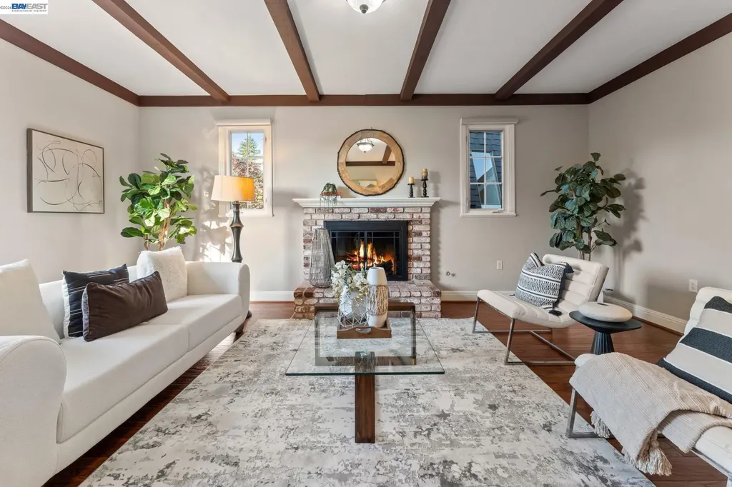 4571 Ewing Road Castro Valley CA 94546